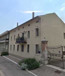 Edificio Stabile Palazzo in Vendita a Bevilacqua Piazza Marega