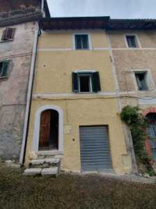 Appartamento in Vendita a Cineto Romano via Umberto i 53