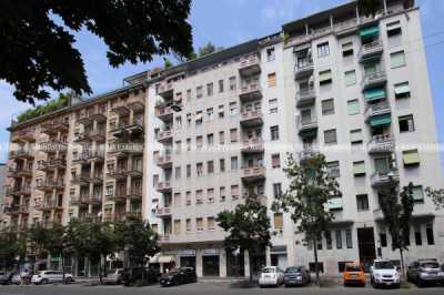 Appartamento in Affitto a Milano via Adige