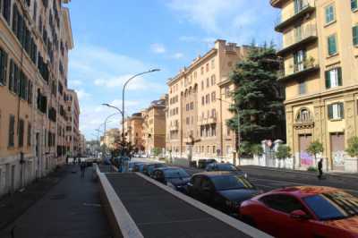 Appartamento in Vendita a Roma via la Spezia
