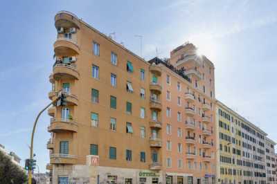 Appartamento in Vendita a Roma via la Spezia 74