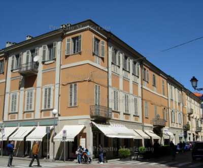 Appartamento in Vendita a Casale Monferrato via Roma