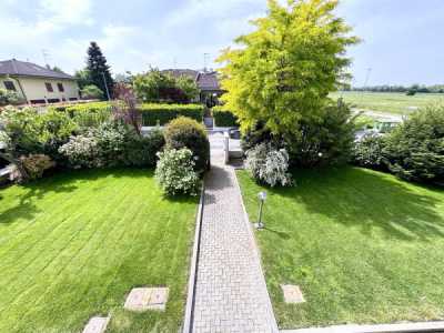 Villa in Vendita a Parma Strada Due Castagne