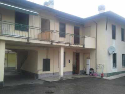 Appartamento in Affitto a Magenta via Ugo Foscolo