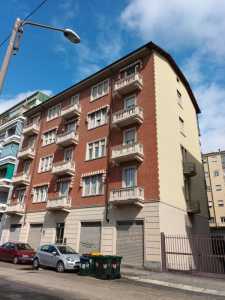 Appartamento in Vendita a Torino via la Loggia 27 Lingotto