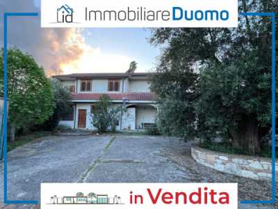 Villa in Vendita a Benevento Contrada San Vitale