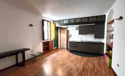 Appartamento in Affitto a Milano via Raffaello Sanzio 10