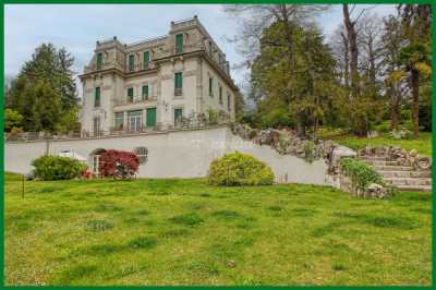 Villa in Vendita a Varese via Virgilio