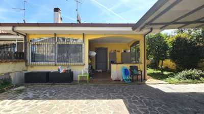 Villa in Vendita ad Ardea via Dora Baltea 52