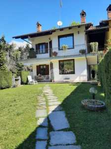 Villa in Vendita a Giaveno via de Vitis 30