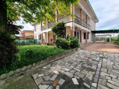 Villa in Vendita a Borgo Virgilio
