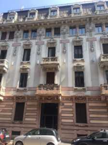 Appartamento in Affitto a Milano via Spartaco 15