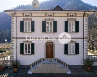 Villa in Vendita a Bagni di Lucca via della Torre 4