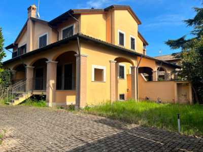 Villa in Vendita a Roma via Dobbiaco