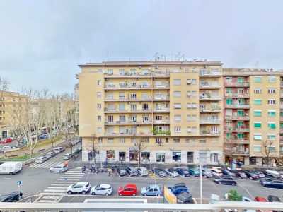 Appartamento in Vendita a Roma via Roberto Malatesta