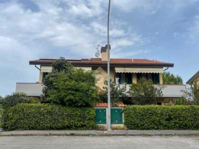Villa in Vendita a Collesalvetti via Poggio Alla Rossa 50