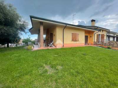 Villa in Vendita a San Giorgio Bigarello via Divisione Acqui