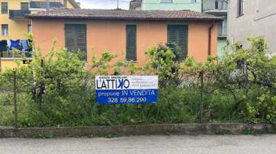 Villa in Vendita a Medesano via Vittorio Alfieri