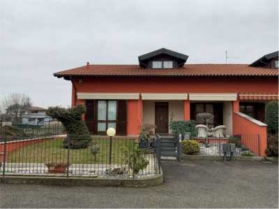 Villa in Vendita a Novara