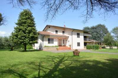 Villa in Vendita a Capannori via Pesciatina