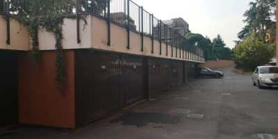 Box Garage in Vendita a Basiglio via Carlo Porta