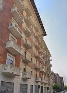 Appartamento in Affitto a Torino via Albenga