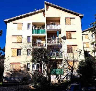 Appartamento in Vendita a Trieste via Vinicio Lago 8