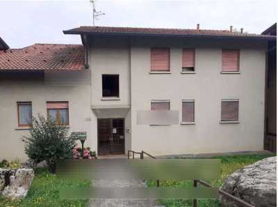 Appartamento in Vendita a Caprino Bergamasco Vicolo Bosco