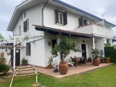 Villa in Vendita a Sabaudia via Delle Farnie 3