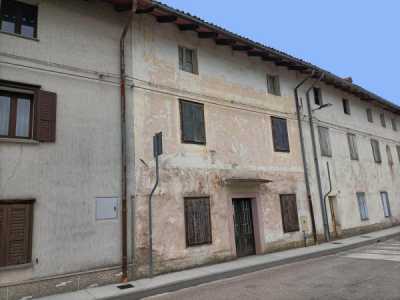 Villa in Vendita a Capriva del Friuli via Pietro Zorutti 14