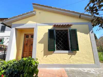 Villa in Vendita a Poggio a Caiano via Ambra