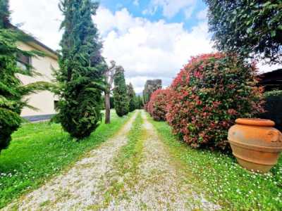 Villa in Vendita a Capannori via Dei Bocchi