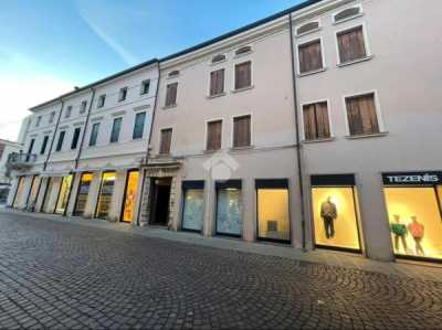 Appartamento in Vendita a Rovigo via Cesare Battisti 9