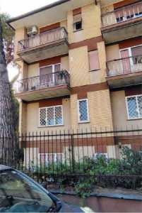 Appartamento in Vendita a Roma via al Quarto Miglio 71