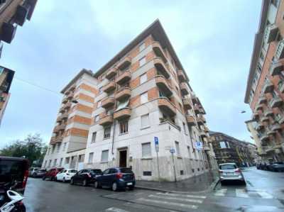 Appartamento in Vendita a Torino via Vincenzo Nazzaro 14