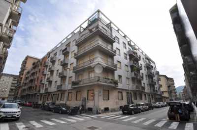 Appartamento in Vendita a Torino via Ilarione Petitti 9