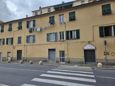 Appartamento in Affitto a Genova via Molassana