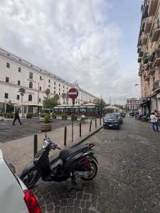 Negozio in Affitto a Napoli via Sant