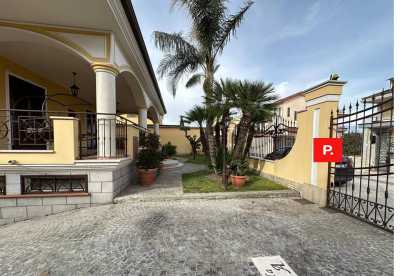 Villa in Vendita a Macerata Campania via Salerno