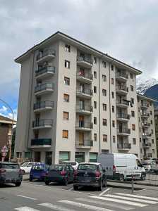 Appartamento in Affitto ad Aosta via Chambery