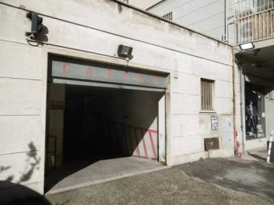 Box Garage in Vendita a Roma via Ravenna