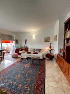 Appartamento in Vendita a Cesano Boscone via Silvio Pellico 1