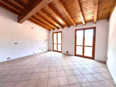 Appartamento in Vendita ad Adrara San Martino via Pezze