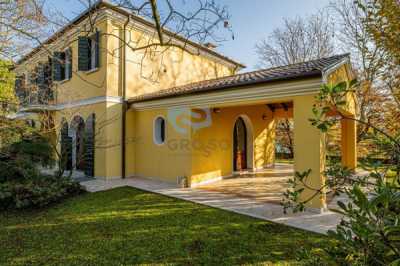 Villa in Vendita a Paese via San Luca