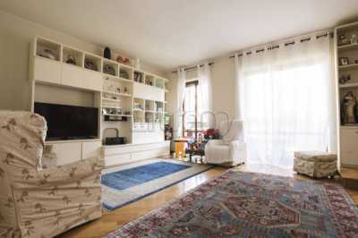 Appartamento in Vendita a Milano via Giovanni da Procida
