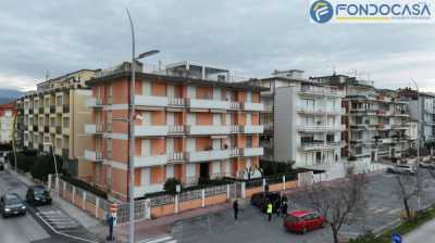 Appartamento in Vendita a Camaiore via Ermenegildo Pistelli