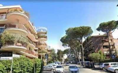 Appartamento in Affitto a Roma Viale Cortina D