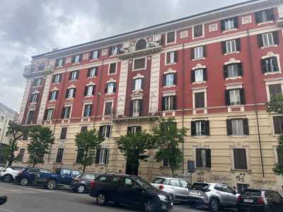 Appartamento in Vendita a Roma via Taranto