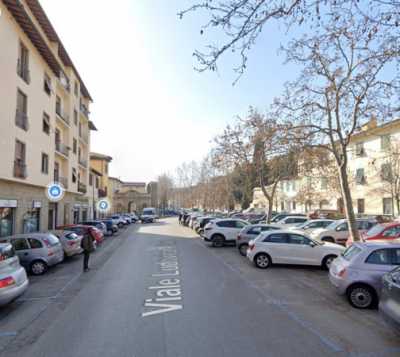 Appartamento in Affitto a Firenze Viale Ludovico Ariosto