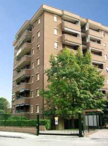 Appartamento in Vendita a Monza via Sangalli 3